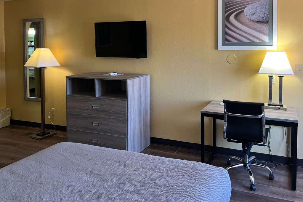 Quality Inn Bay City Tx Room photo